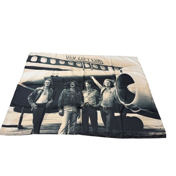 Led Zeppelin Scarf Wall Hanging by Mythgem 2006 Rock Collectible Retro - Picture 2 of 13